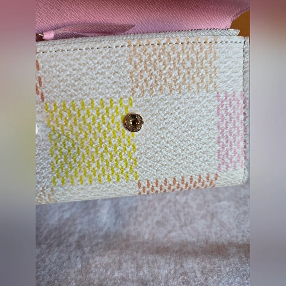Louis Vuitton Victorine Wallet – Peach Multicolor Damier